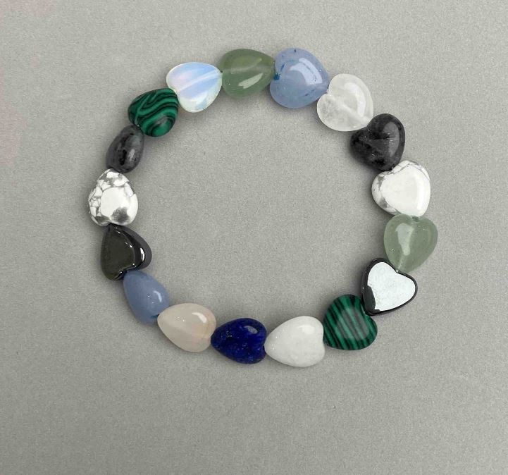 Bracelet 'Assorted Heart', bead diameter 12 mm ±, length 18 mm ±, stretch