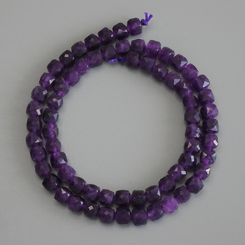 Sugilite Faceted Cube Beads, diameter 6x6mm, length 37cm on thread
