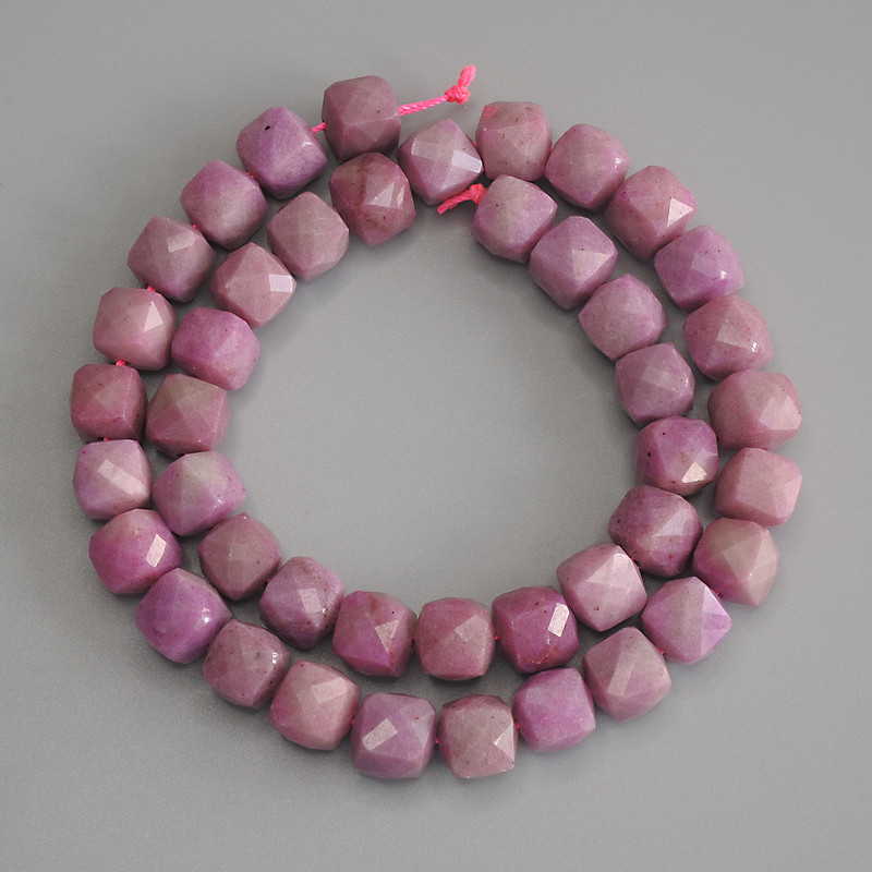 Phosphosiderite Beads, Faceted Cube on Thread, 9×9 mm Diameter, 37 cm Length