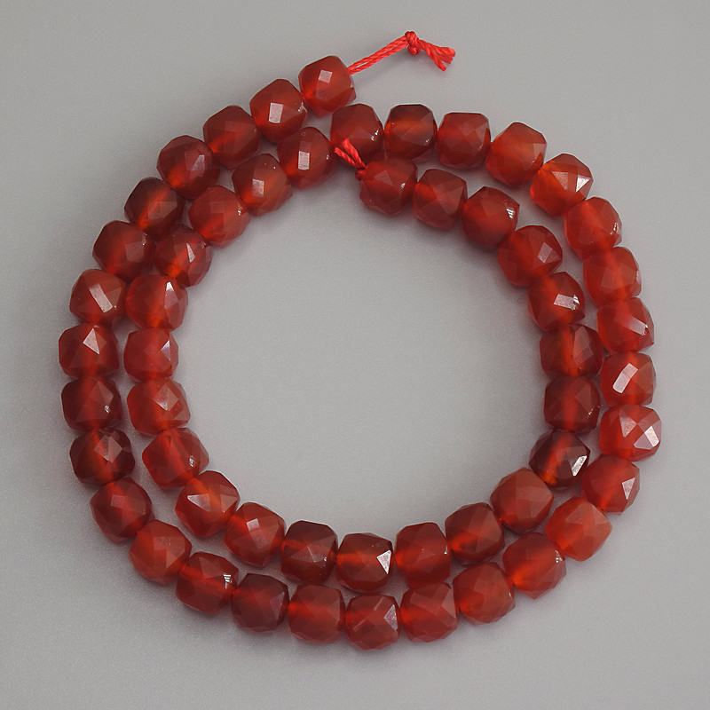 Carnelian Beads, Faceted Cube 7x7 mm ± on Thread, Length 37 cm+