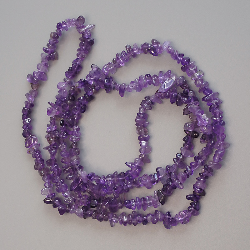 Amethyst Chip Beads, diameter 7-9x3 mm, length 78 cm on a thread