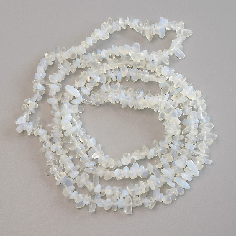 Moonstone Chip Beads, diameter 5–9×2 mm, length 86 cm on beading thread