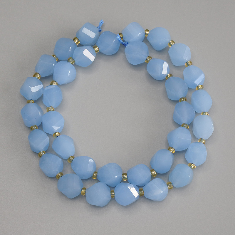 Намистини Аквамарин гранований ромбик, діаметр 10х8, 5мм+- з бісером 3мм+-, довжина 39см+- на нитці