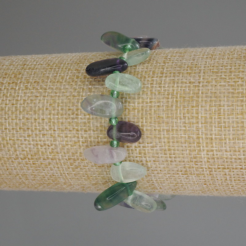 Fluorite Faceted Butterfly Bracelet, diameter 10-17×7-8 mm ± with 3 mm beads ±, length 18 cm (stretch)