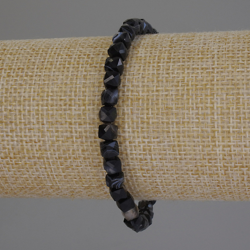 Faceted Agate Cube Bracelet, 5x5 mm, 18 cm +/- length, stretch