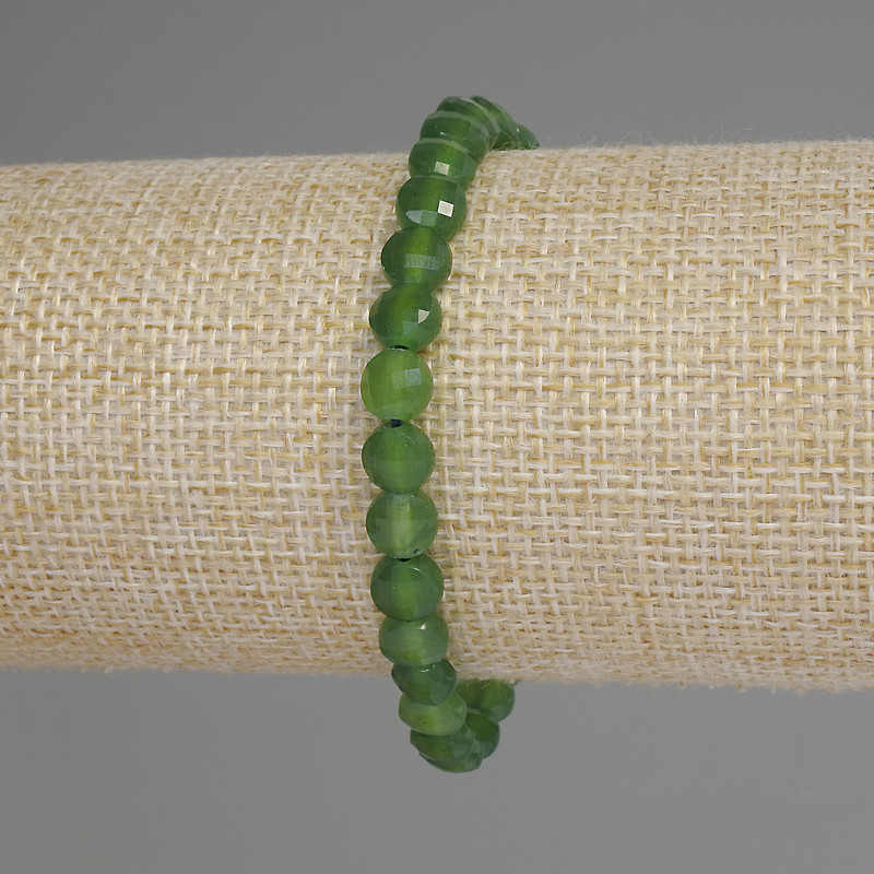 Chrysoprase bracelet with faceted coin beads, 6 mm diameter, 18 cm length, stretch