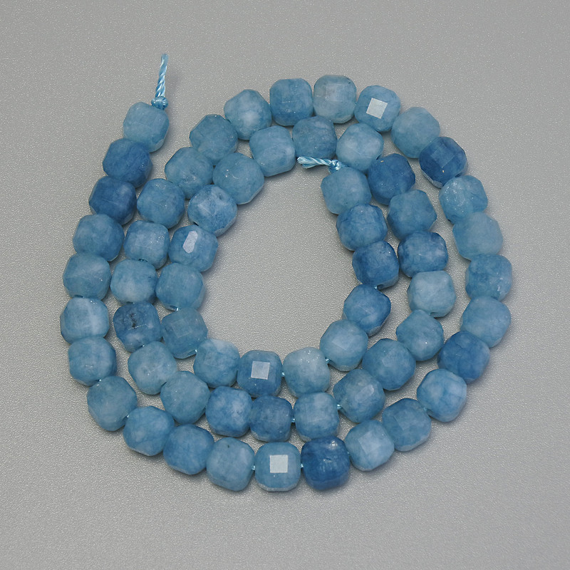Aquamarine beads, faceted cube, 5x5mm, 33 cm length on thread