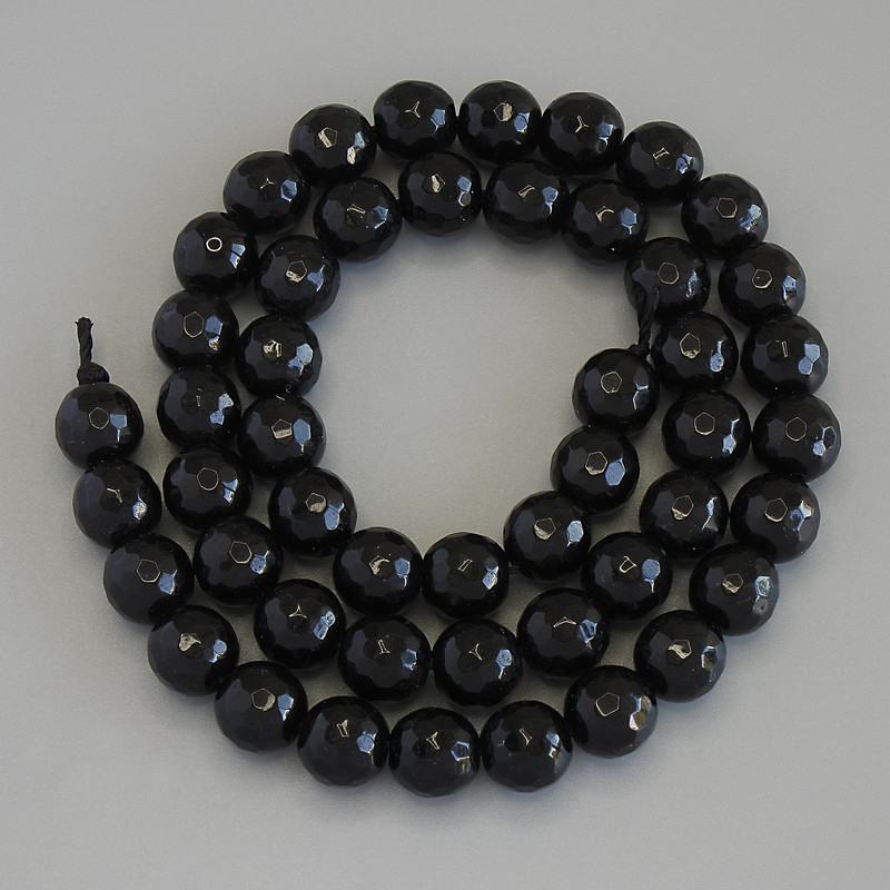 Faceted agate beads, round ball shape, 8 mm diameter ± on thread, length 37 cm+