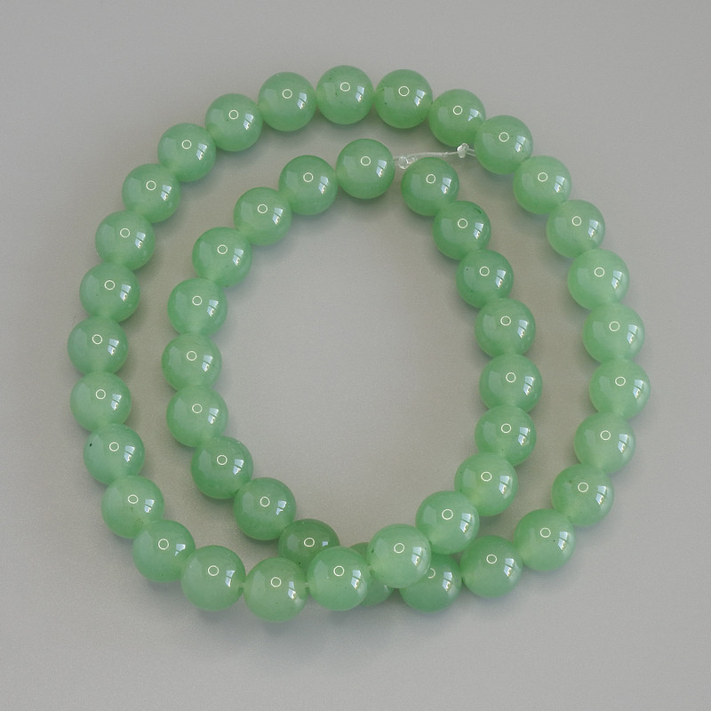 Nephrite beads, smooth round spheres, 8 mm diameter, 38 cm length on thread