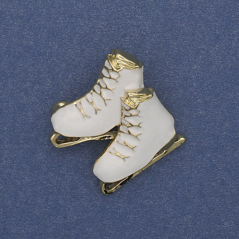Brooch pendant Skates white enamel on gold-tone metal 23×32 mm+