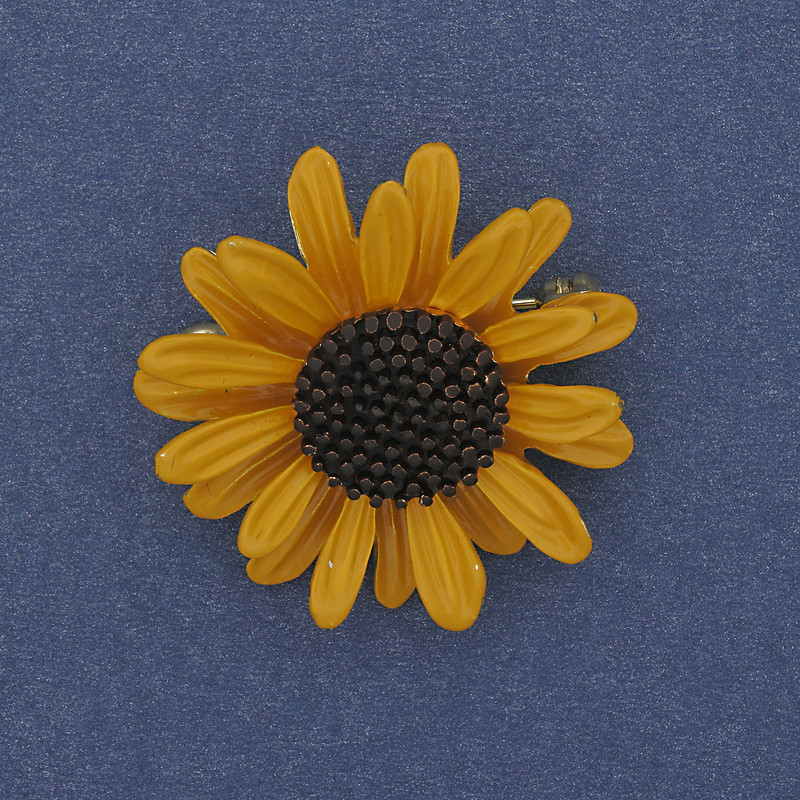 Brooch-pendant 'Flower' yellow and black enamel, gold-toned metal, diameter 32 mm +