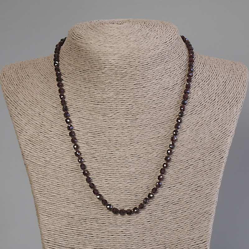 Garnet Necklace with Faceted Cubes, 4×4 mm diameter, 50 cm length +- with clasp