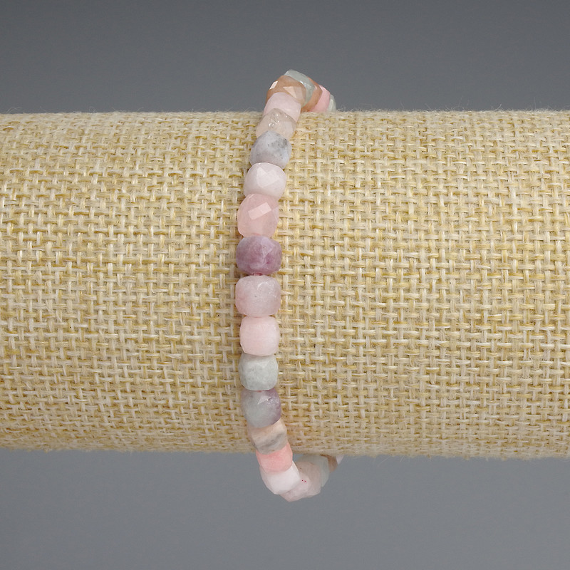 Jadeite Bracelet with Faceted Cubes, 5x5x5 mm cubes, 18 cm length +/- stretch