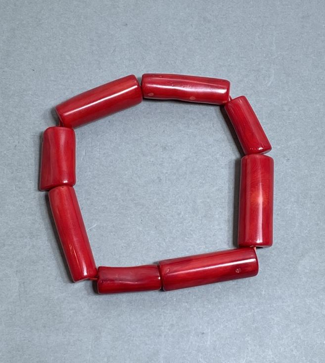 Bracelet with faceted coral 20–29×7–12 mm, length 18 mm +/- stretch