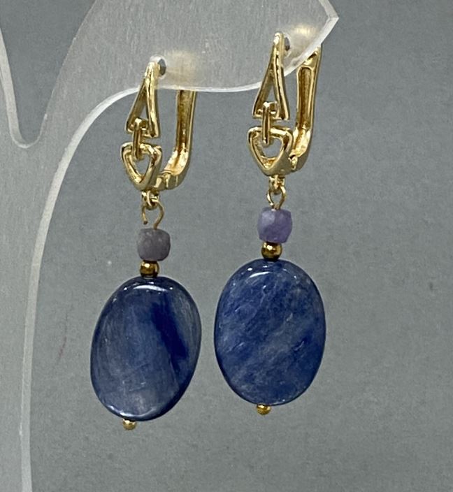 Earrings with Kyanite Oval 18x13mm ±, Iolite Faceted Cube 4x4mm ±, Length 43mm ±