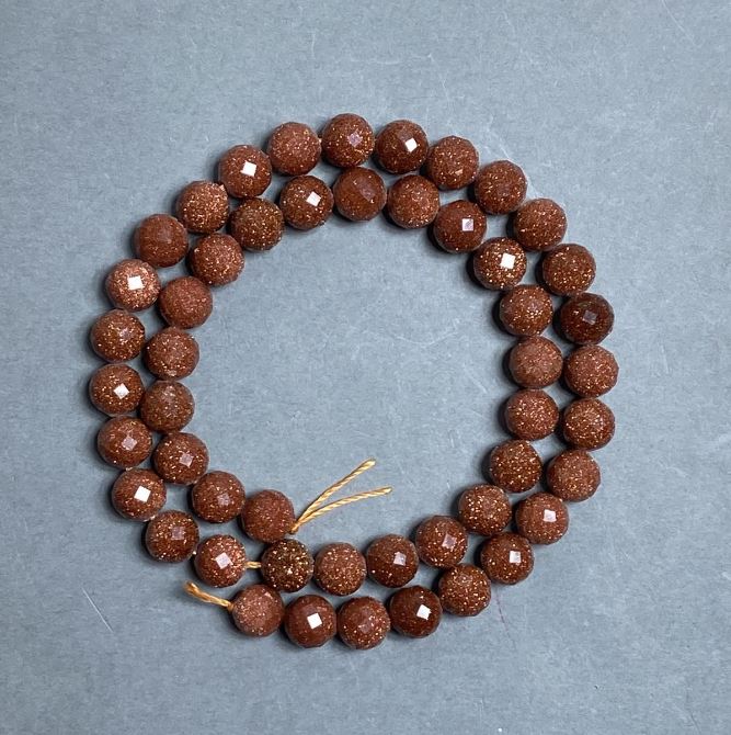 Aventurine Beads 'Golden Sand' - Faceted Bead, 8 mm diameter ±, on thread, length 38 cm+