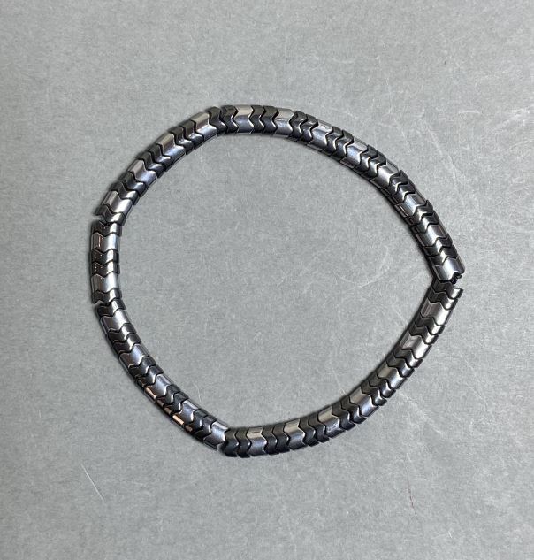 Hematite Bracelet Wave, bead diameter about 5 mm, 5x2, 5-3, 5 mm ±, length 18 cm stretch