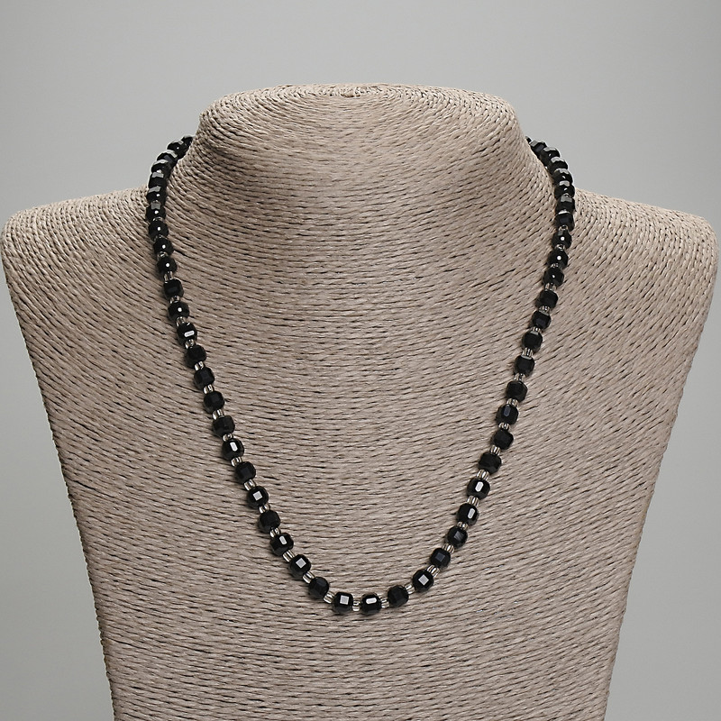 Necklace of black tourmaline with faceted cube beads, 5x5 mm diameter, 3 mm beads, length 45 mm, with clasp