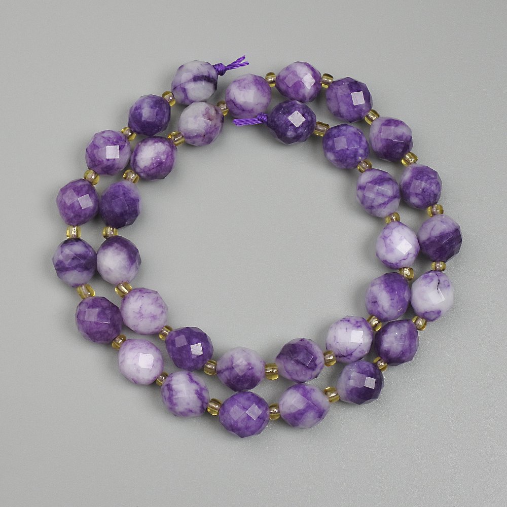 Sugilite Beads, Faceted Diamond Shape, 9.5×8.5 mm, 3 mm seed beads, length about 38 cm on thread