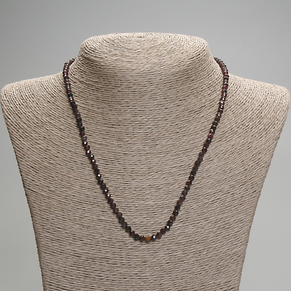 Garnet necklace with a faceted bead, 4 mm diameter, 45 cm length, with clasp