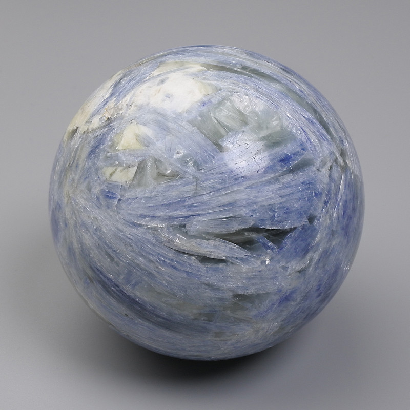 Price per 100 g! Kyanite natural stone souvenir sphere, diameter 60 mm+