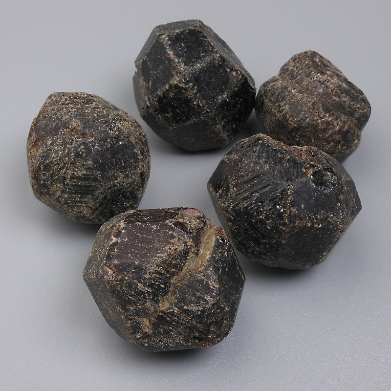 Natural Garnet Cabochon Stone Without Hole 20-26×20-24 mm ± (per 100 g ±)