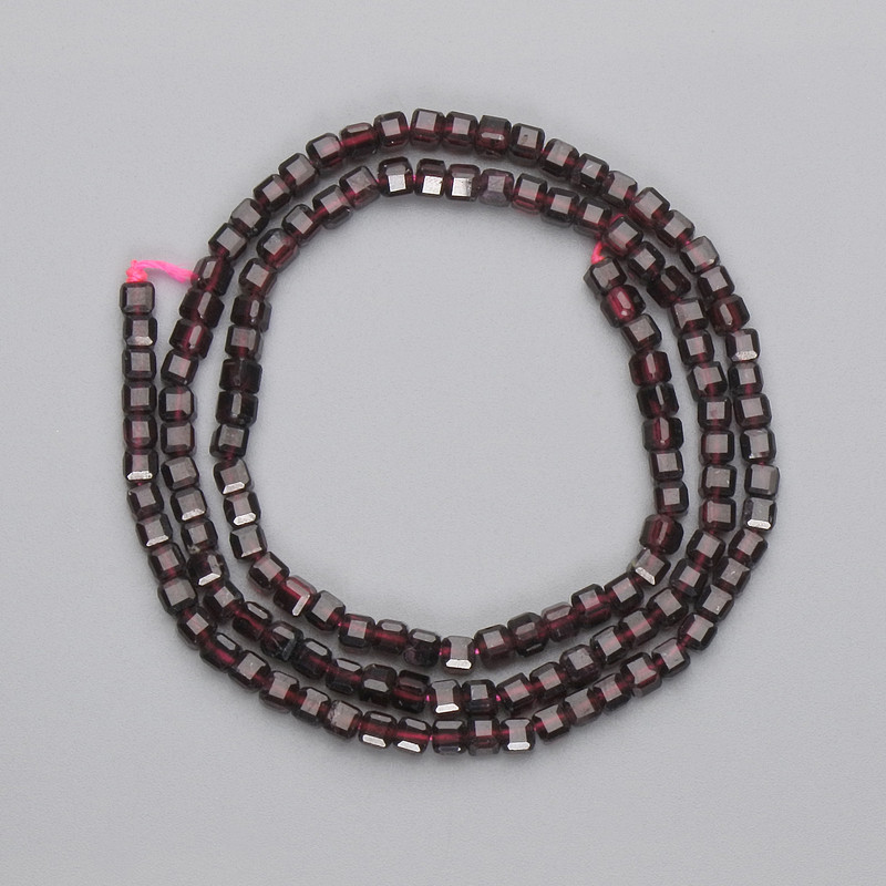 Garnet Beads, Faceted Cubes, 3x3 mm, on Thread, 39 cm Length