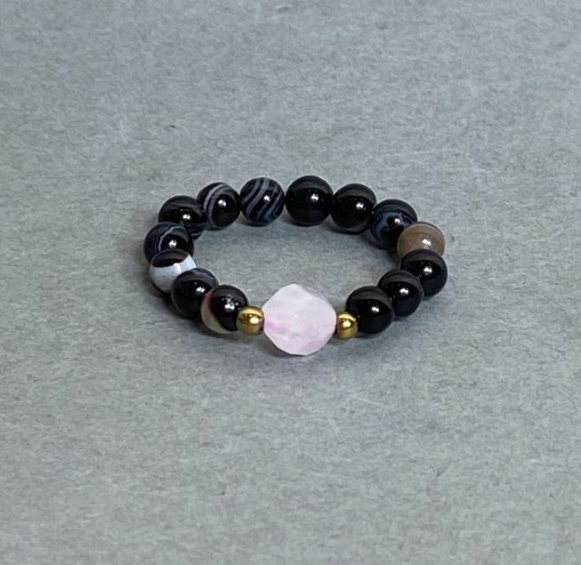 Ring with agate and rose quartz