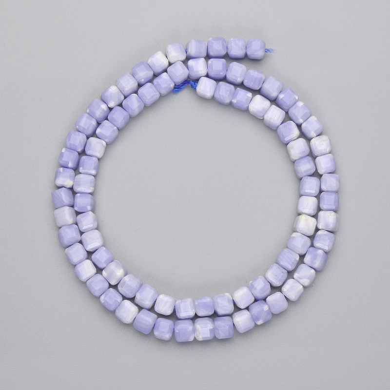 Faceted Agate Cube Beads, 4x4 mm, 38 cm Length on Thread