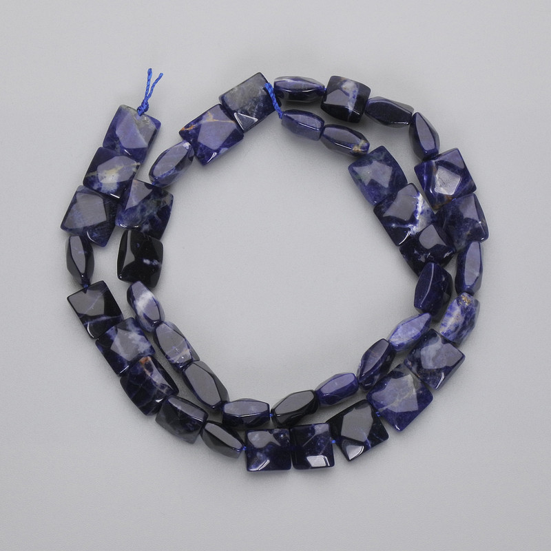 Sodalite beads, faceted square, diameter 8.5-10 x 8.5-10 mm, length 40 cm on a strand