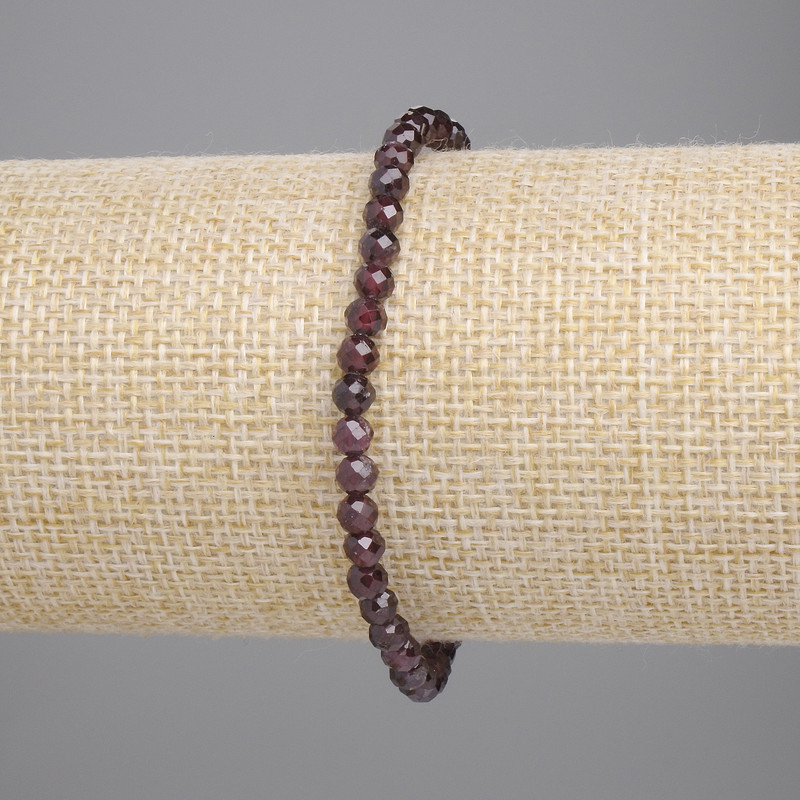Garnet bracelet with faceted 4mm beads, 18 cm long, elastic
