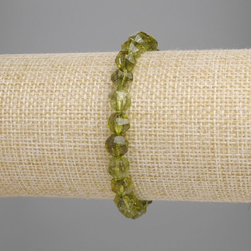 Chrysoprase Bracelet with Faceted Beads, 7.5x7.5 mm diameter, 18 cm length, elastic