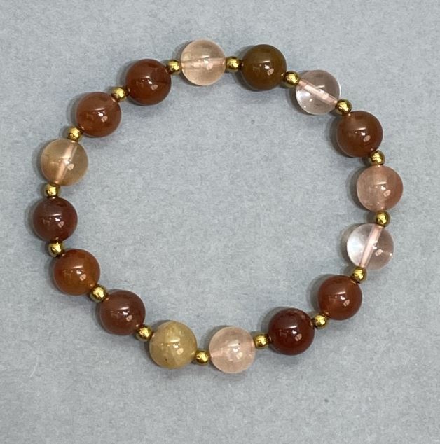 Chalcedony bracelet with smooth 8mm beads and hematite beads, length 18 cm, stretch