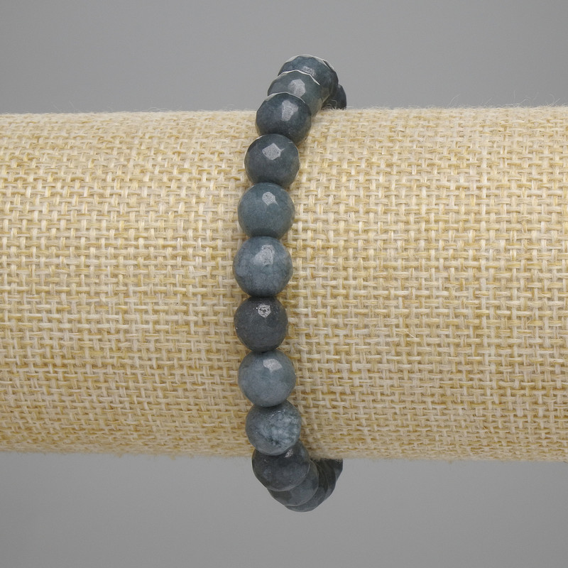 Iolite bracelet with 8mm faceted beads, 18 cm stretch