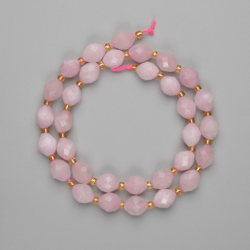 Pink quartz beads, faceted grain 10x8mm +/- seed beads 3mm+-, length 37 cm +/- on a thread