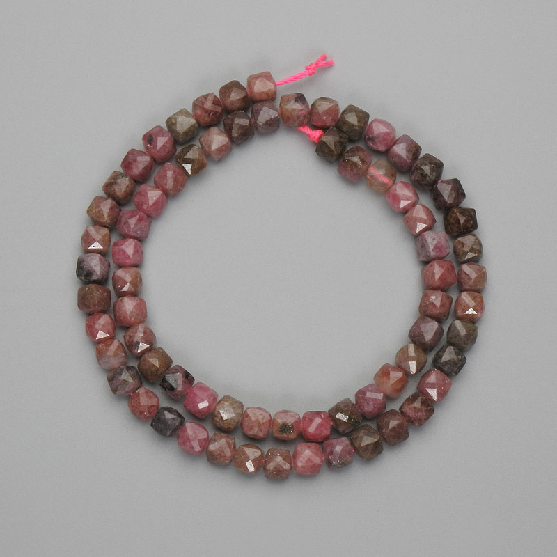 Rhodonite beads, faceted cube 5x5 mm, length 37 cm ± on thread