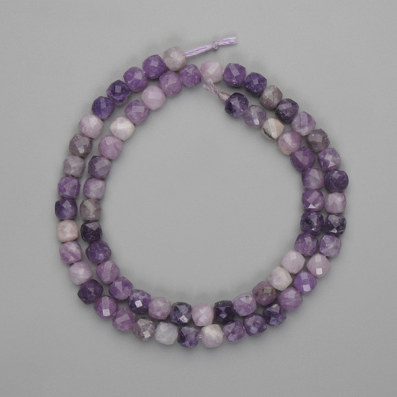 Faceted Amethyst Cube Beads 5x5 mm, 37 cm on Thread