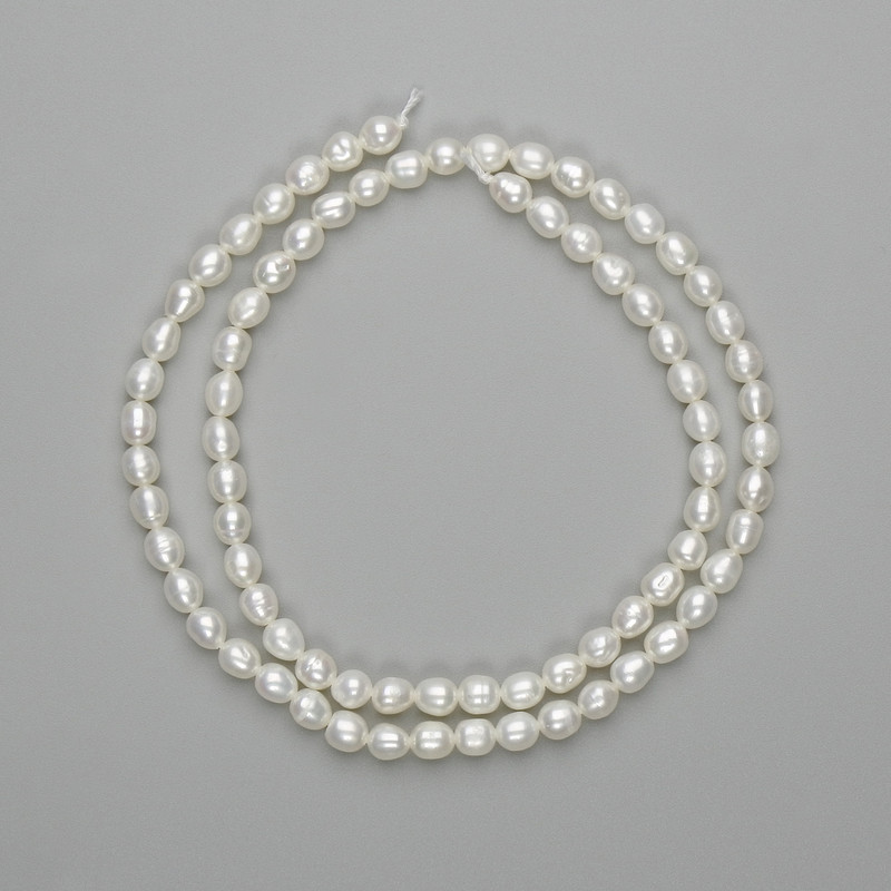 Natural freshwater pearl beads, 4.5–5×4 mm, 36 cm long, on thread