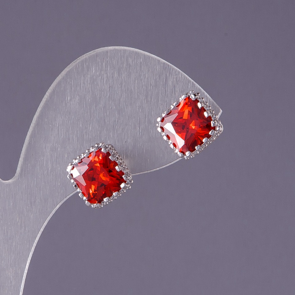 Earrings with red crystals 'Rombi', 10mm diameter