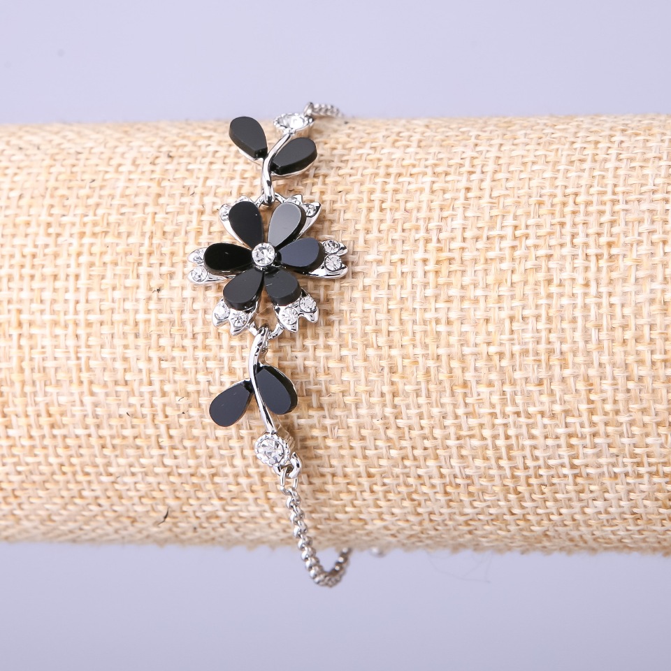 Bracelet 'Black Flower', diameter 19 mm, length 16-19 cm