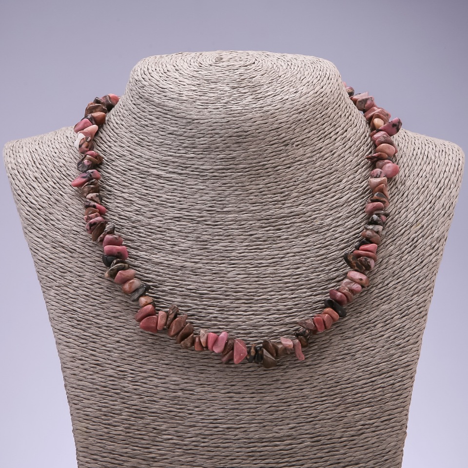 Natural Rhodonite Chip Necklace, 8 mm diameter, 45 cm length +/- with extender chain