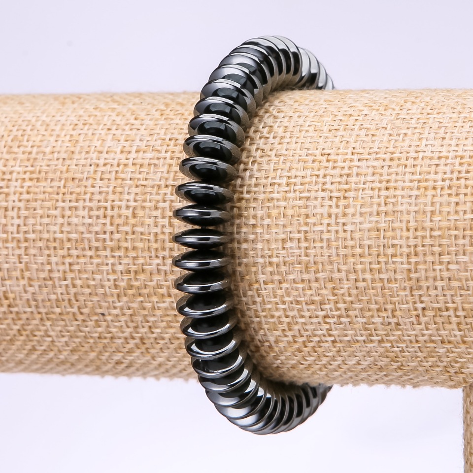 Flat hematite rondel disk bracelet, diameter 10x3.5 mm, length 18 cm on elastic