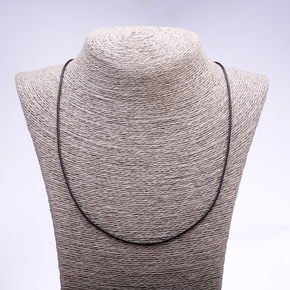 Price per pack / 10 pcs. Waxed cord (single piece), length 60–65 cm, diameter 1.5 mm