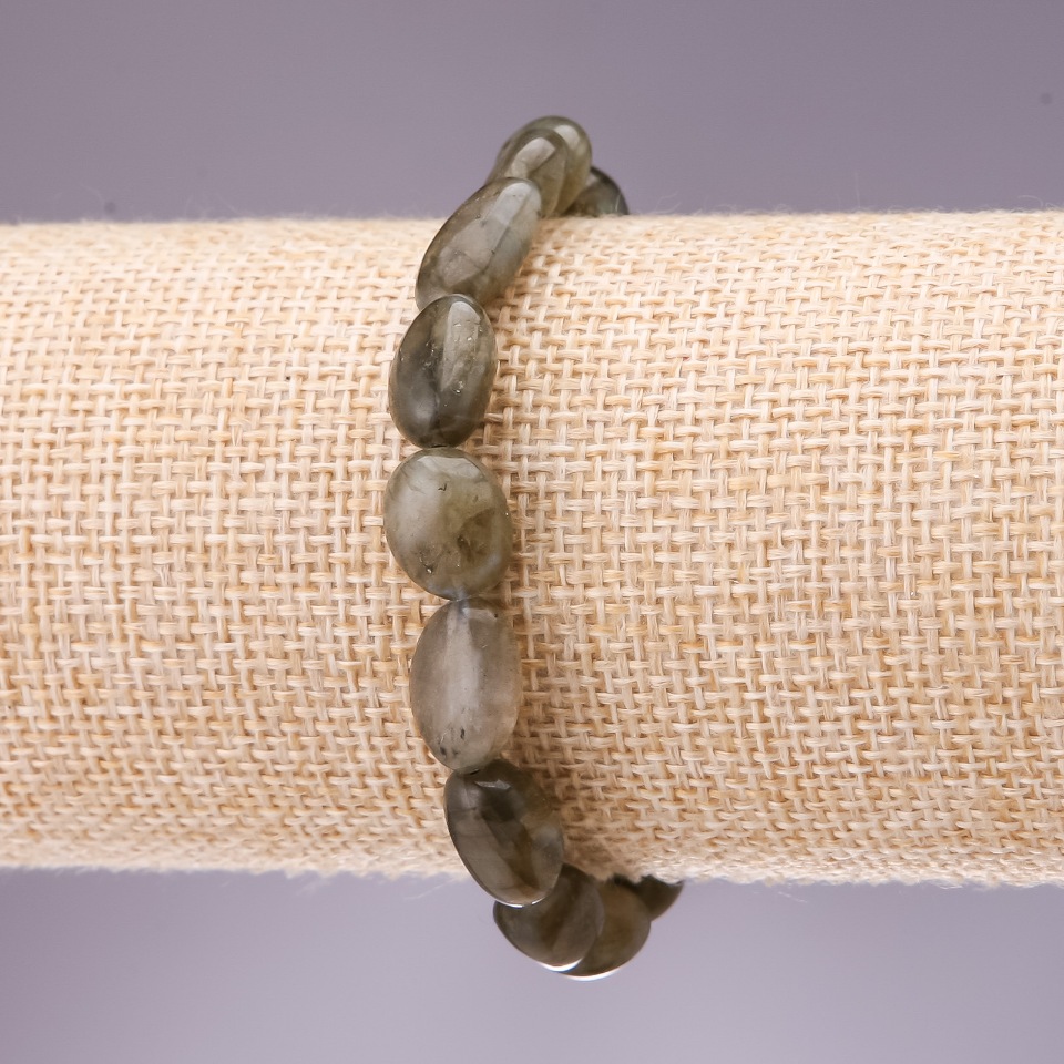 Faceted Labradorite natural stone bracelet, bead size 8x12 mm (±), length 18 cm on elastic