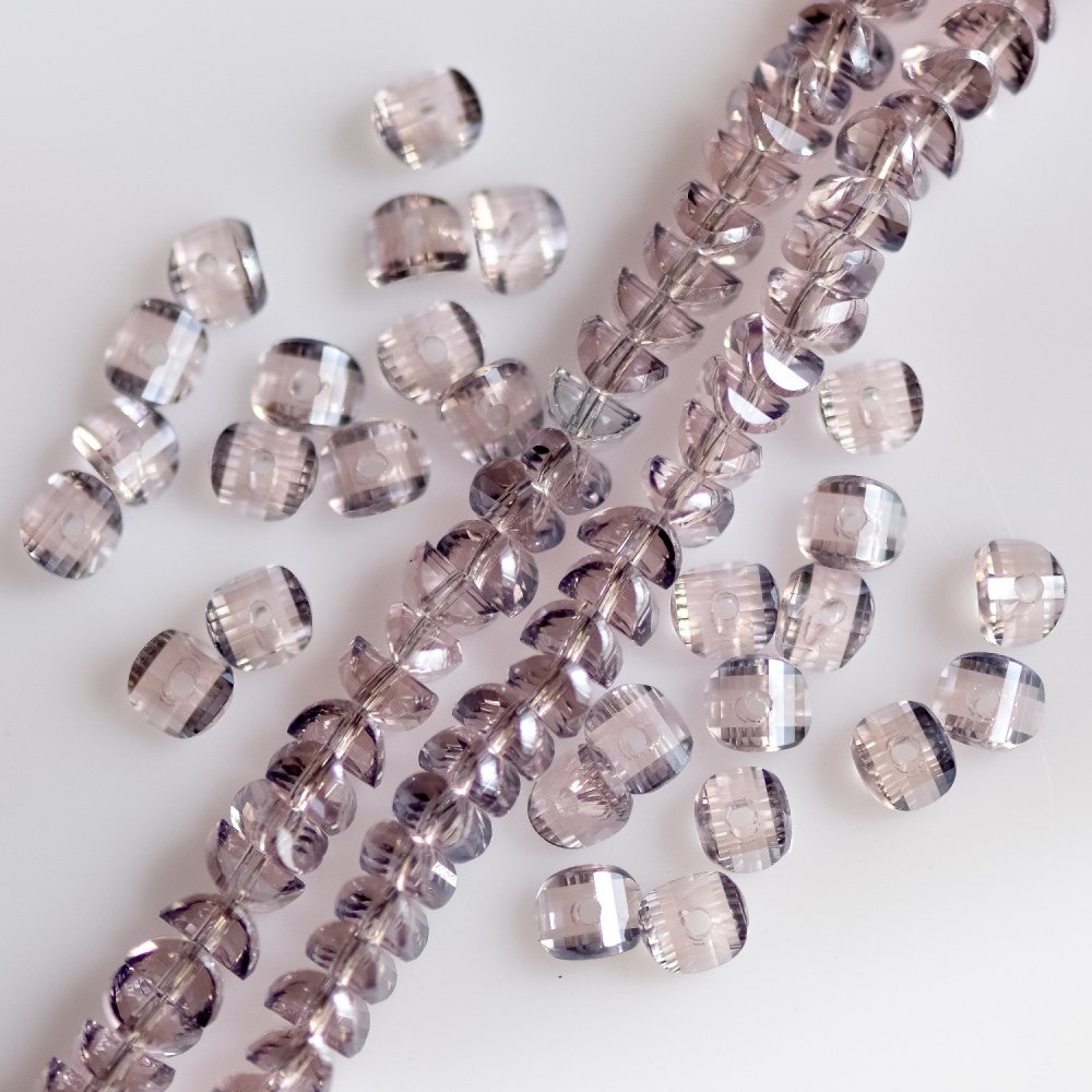 Crystal beads in Swarovski style pale lilac, diameter 2.5×4 mm, strand length 48 cm