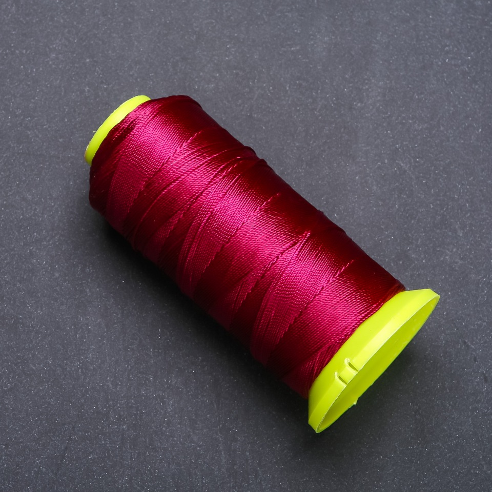 Burgundy nylon craft thread, 0.6 mm diameter, 500 m spool