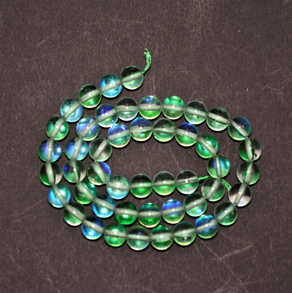 Green opal glass beads, smooth round spheres on a thread, 8mm diameter, 38cm length (+-)