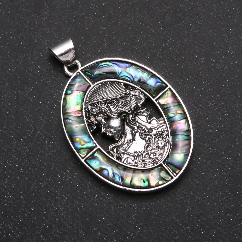 Pendant "Buckwheat" with Chalcedony in bezel setting 36×46 mm
