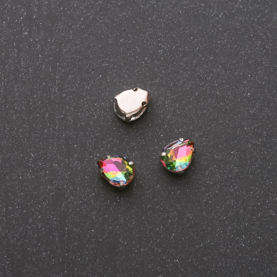 Price per unit / 10 pcs. Sew-on crystal in drop-shaped cap, 6x8mm, green-pink