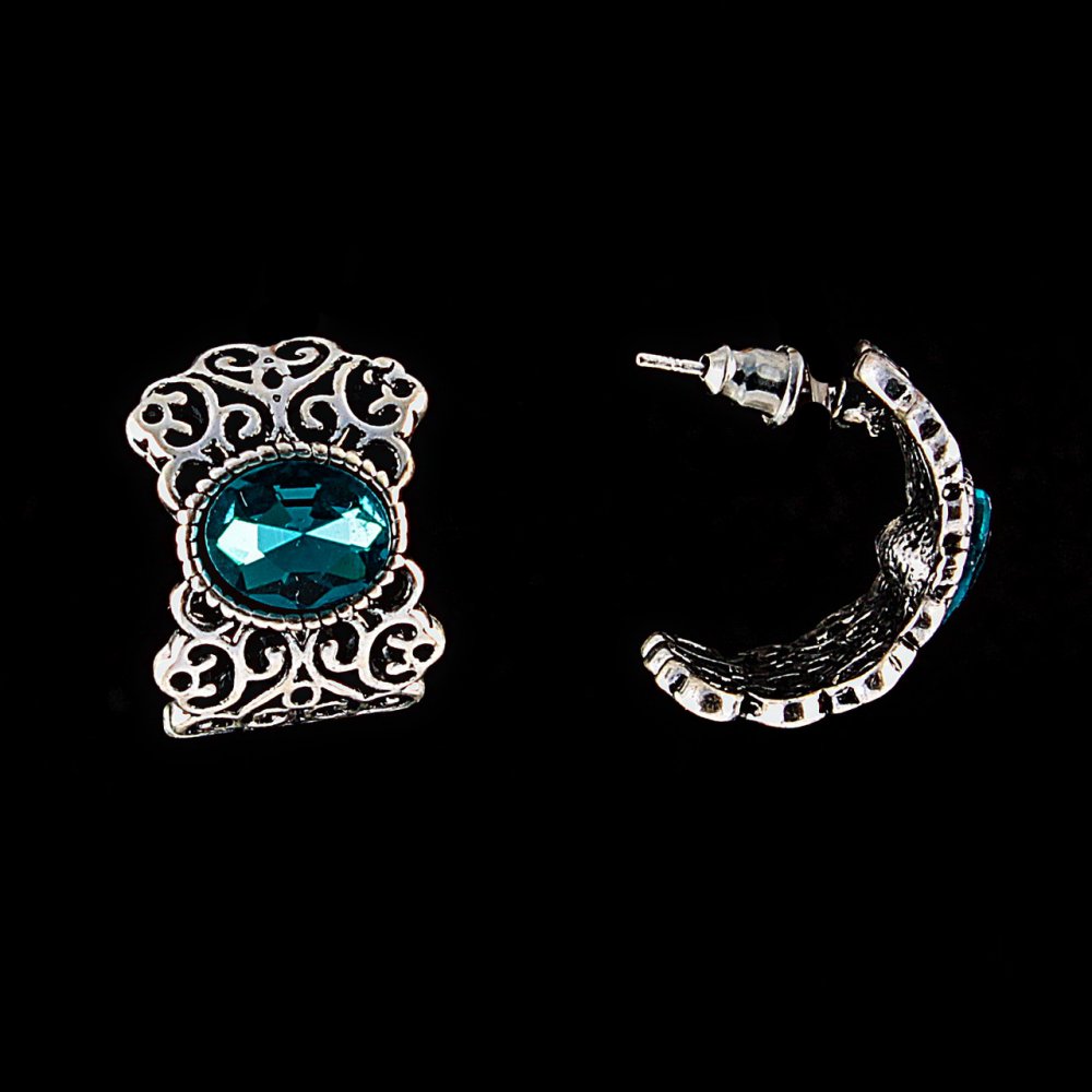 Semi-circular, lacy stud earrings with oval emerald crystals "Emerald" / silver-plated / 20 × 15 mm